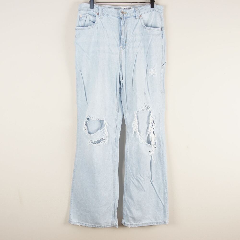 We The Free Tinsley Baggy High Rise Light Wash Distressed Busted Knee Jeans 31
